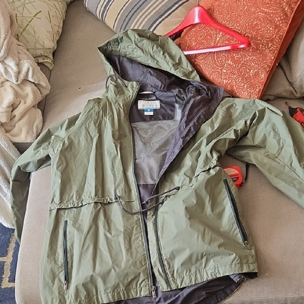 Columbia Omni-Tech Waterproof Jacket - Olive and Black